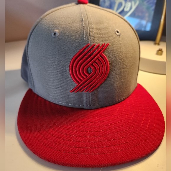 Men's New Era Black Portland Trail Blazers Hat - Picture 7 of 9